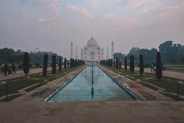 Taj Mahal reflection at sunrise as seen from Char Bagh pool, Agra, India Agra, UP, India CR_JALO201130-571736-01