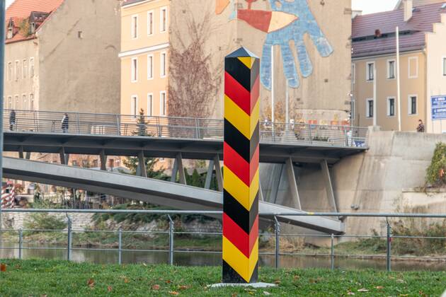 Görlitz - Impressionen aus der Innenstadt Die Innenstadt von Görlitz bietet zahlreiche interessante Gebäude. Besonders der historische Kern ist bei Touristen sehr beliebt. Auch wurden hier zahlreiche Hollywood-Filme gedreht.