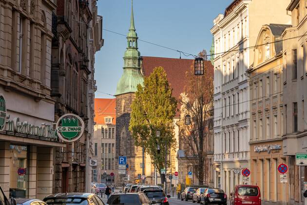 Görlitz - Impressionen aus der Innenstadt Die Innenstadt von Görlitz bietet zahlreiche interessante Gebäude. Besonders der historische Kern ist bei Touristen sehr beliebt. Auch wurden hier zahlreiche Hollywood-Filme gedreht.