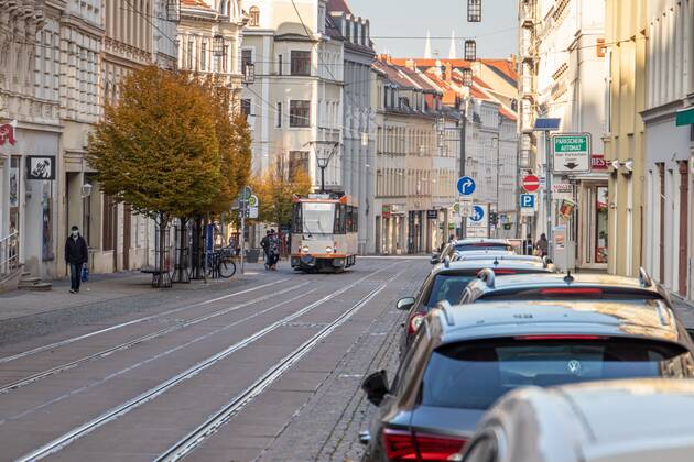 Görlitz - Impressionen aus der Innenstadt Die Innenstadt von Görlitz bietet zahlreiche interessante Gebäude. Besonders der historische Kern ist bei Touristen sehr beliebt. Auch wurden hier zahlreiche Hollywood-Filme gedreht.