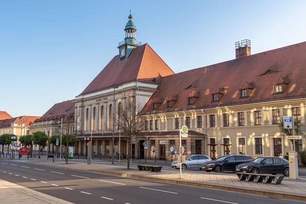 Görlitz - Impressionen aus der Innenstadt Die Innenstadt von Görlitz bietet zahlreiche interessante Gebäude. Besonders der historische Kern ist bei Touristen sehr beliebt. Auch wurden hier zahlreiche Hollywood-Filme gedreht.