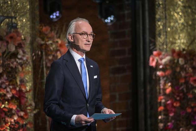 Stefan Forsberg, CEO of Stockholm Concert Hall, gives a welcome speech and presents the first music act during the the Nobel Prize ceremony in the Golden Hall in the City Hall of Stockholm, Sweden, on Dec 10, 2020 Due to the corona Covid 19 pandemic, a digital awards ceremony takes place at the Stockholm City Hall with no Lau  Copyright: xFredrikxSandberg TTx SWEDEN NOBEL CEREMONY