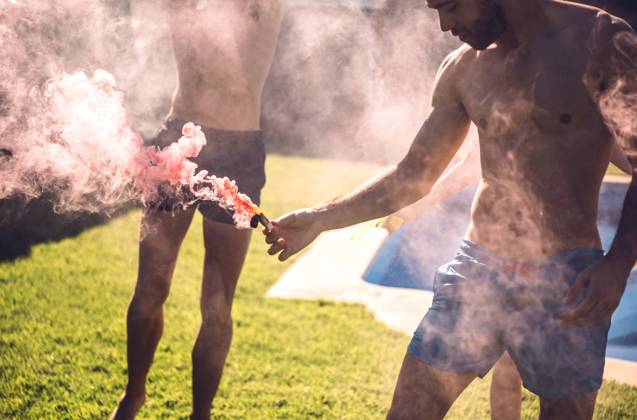 Friends lighting smoke torch, Model released, Property released Copyright: xEduardoxHuelinx MR