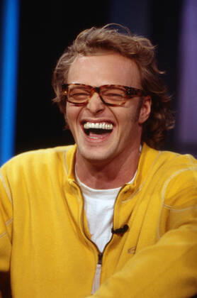 RTL Nachtshow RTL Nachtshow, Late-Night-Talkshow, Deutschland 1994 - 1995, Sendung vom 23. Mai 1995, Gaststar: Stefan Raab mit langen Haaren und Brille, Köln Nordrhein-Westfalen Deutschland