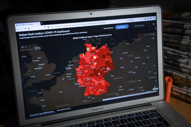 News Bilder des Tages Coronavirus in Deutschland - Covid-19-Dashboard des Robert Koch-Institut 09.01.2021: Robert Koch-Institut: COVID-19-Fälle 1.891.581. Zugang um 24.694 gegenüber dem Vortag. COVID-19-Todesfälle 39.878. Zugang um 1.083 gegenüber dem Vortag. 7-Tage-Inzidenz 153,9. 7-Tage-Fallzahl 127.975