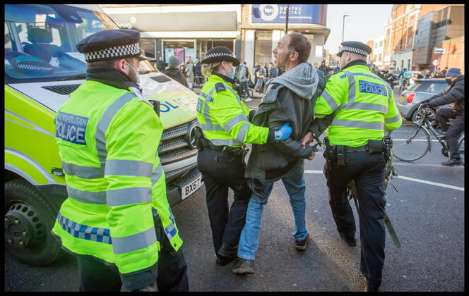 . 09 01 2021. London, United Kingdom. Anti Lockdown Protest. Anti lockdown protest at Clapham Common, London.  xMartynxWheatleyx xi-Imagesx IIM-21973-0025