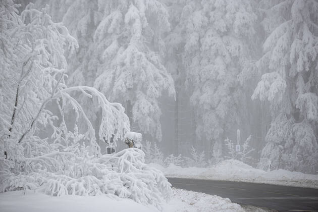 08.01.2021 , WINTERBERG , SAUERLAND , Winter , Schnee , Winterberg bereitet sich auf den nächsten Ansturm der Menschen am Wochenende vor.