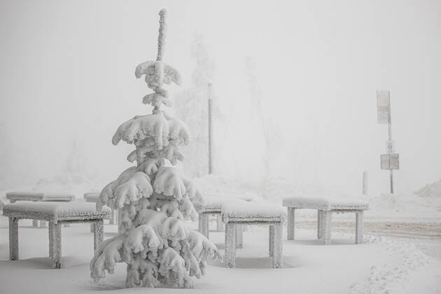 08.01.2021 , WINTERBERG , SAUERLAND , Winter , Schnee , Winterberg bereitet sich auf den nächsten Ansturm der Menschen am Wochenende vor.