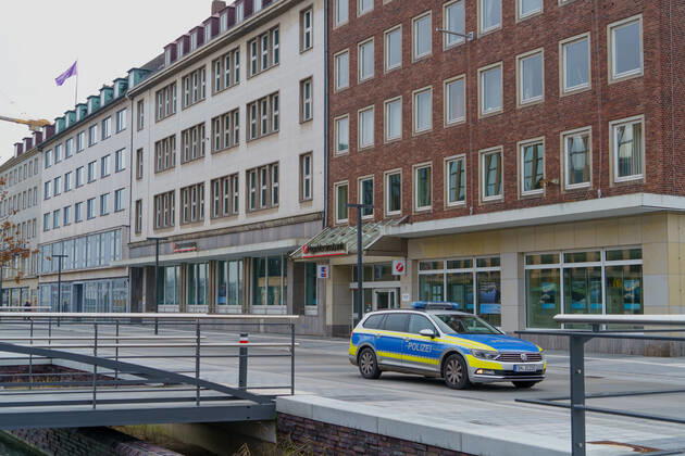 Kieler Innenstadt während des Corona-Lockdowns im Januar 2021 weitgehend leere Straßen -;Kieler Innenstadt während des Corona-Lockdowns im Januar 2021 weitgehend leere Straßen -, Kiel Schleswig-Holstein Deutschland Innenstadt