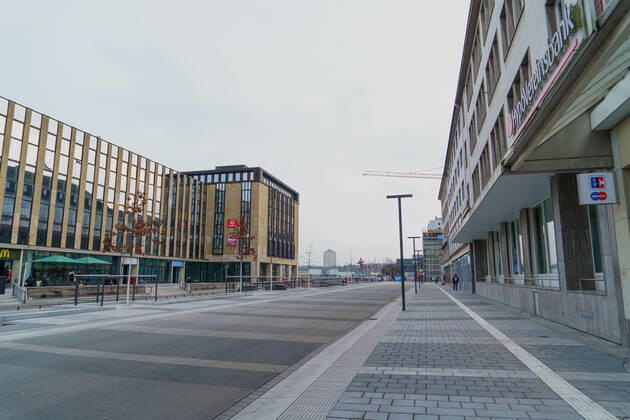 Kieler Innenstadt während des Corona-Lockdowns im Januar 2021 weitgehend leere Straßen -;Kieler Innenstadt während des Corona-Lockdowns im Januar 2021 weitgehend leere Straßen -, Kiel Schleswig-Holstein Deutschland Innenstadt