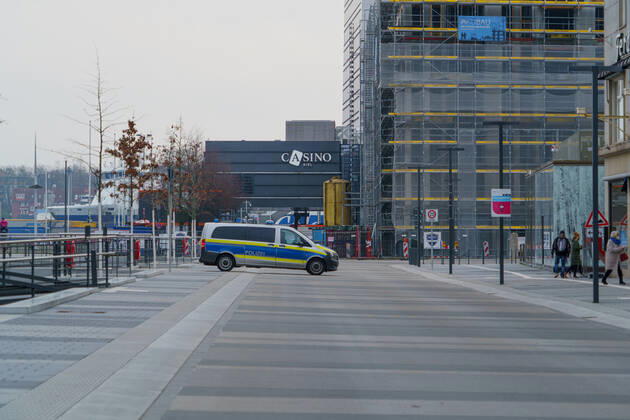 Kieler Innenstadt während des Corona-Lockdowns im Januar 2021 weitgehend leere Straßen -;Kieler Innenstadt während des Corona-Lockdowns im Januar 2021 weitgehend leere Straßen -, Kiel Schleswig-Holstein Deutschland Innenstadt