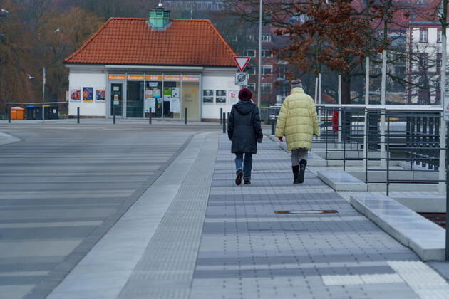 Kieler Innenstadt während des Corona-Lockdowns im Januar 2021 weitgehend leere Straßen -;Kieler Innenstadt während des Corona-Lockdowns im Januar 2021 weitgehend leere Straßen -, Kiel Schleswig-Holstein Deutschland Innenstadt