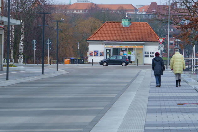 Kieler Innenstadt während des Corona-Lockdowns im Januar 2021 weitgehend leere Straßen -;Kieler Innenstadt während des Corona-Lockdowns im Januar 2021 weitgehend leere Straßen -, Kiel Schleswig-Holstein Deutschland Innenstadt