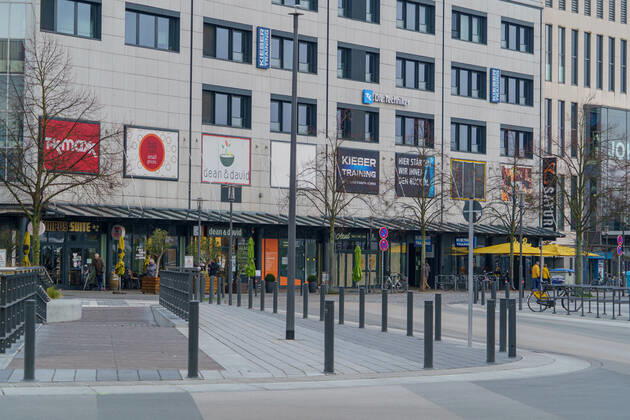 Kieler Innenstadt während des Corona-Lockdowns im Januar 2021 weitgehend leere Straßen -;Kieler Innenstadt während des Corona-Lockdowns im Januar 2021 weitgehend leere Straßen -, Kiel Schleswig-Holstein Deutschland Innenstadt