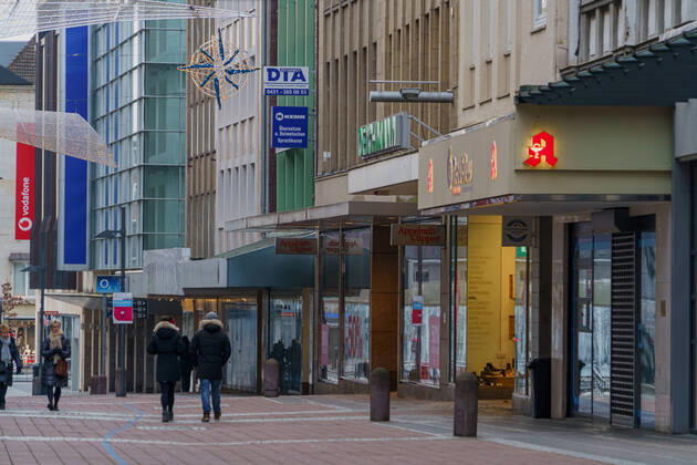 Kieler Innenstadt während des Corona-Lockdowns im Januar 2021 weitgehend leere Straßen -;Kieler Innenstadt während des Corona-Lockdowns im Januar 2021 weitgehend leere Straßen -, Kiel Schleswig-Holstein Deutschland Innenstadt