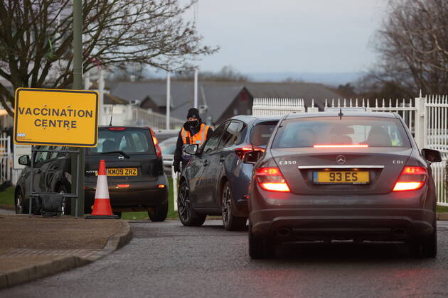 . 11 01 2021. Epsom, United Kingdom. The Covid 19 vaccination hub at the Epsom Racecourse in Surrey, as mass vaccinations start across the UK today .  xStephenxLockx xi-Imagesx IIM-21977-0019