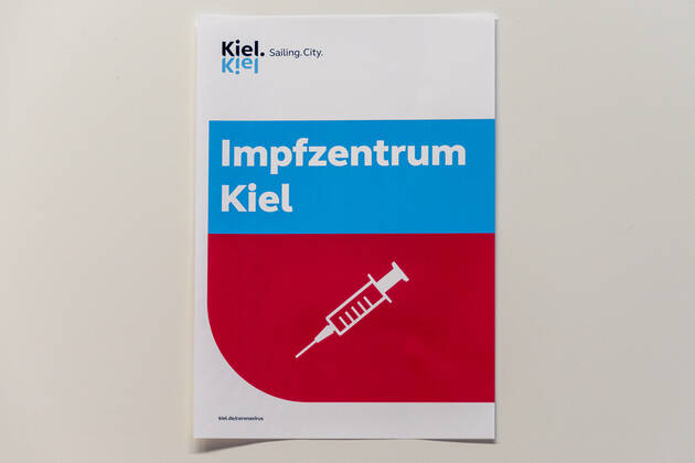 Kiel 11. Jan. 2021 Die neue Lieferung des Corona-Impfstoffes für das Impfzentrum Kiel ist eingetroffen. Ab morgen den 12. Jan. 2021 können wieder Termine telefonisch oder per Internetportal für die Gruppe der über 80ig-jährigen vergeben werden.