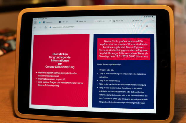 Kiel 11. Jan. 2021 Die neue Lieferung des Corona-Impfstoffes für das Impfzentrum Kiel ist eingetroffen. Ab morgen den 12. Jan. 2021 können wieder Termine telefonisch oder per Internetportal für die Gruppe der über 80ig-jährigen vergeben werden.