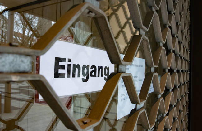 Niedersachsen, Hannover, Corona-Shutdown bis zum 31.Januar 2021 verlängert, geschlossene Geschäfte in der Innenstadt, leere City, Symbolfoto, ,