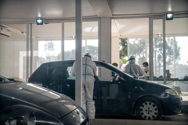 Sicily, Messina, the screening campaign and the procedures for carrying out swabs to monitor the progress of infections. both citizens and those passing through the island are subjected to the test. Editorial Usage Only Copyright: xFRANCESCOxALGERIx xIPAx