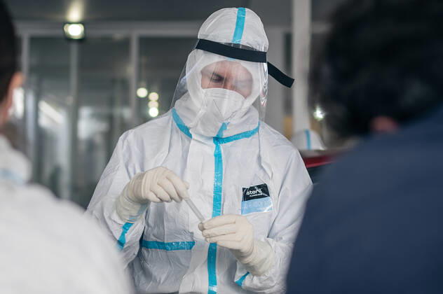 Sicily, Messina, the screening campaign and the procedures for carrying out swabs to monitor the progress of infections. both citizens and those passing through the island are subjected to the test. Editorial Usage Only Copyright: xFRANCESCOxALGERIx xIPAx