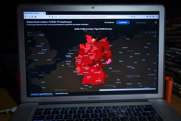 Coronavirus in Deutschland - Covid-19-Dashboard des Robert Koch-Institut 12.01.2021: Robert Koch-Institut: COVID-19-Fälle 1.933.826. Zugang um 12.802 gegenüber dem Vortag. COVID-19-Todesfälle 41.577. Zugang um 891 gegenüber dem Vortag. 7-Tage-Inzidenz 164,5. 7-Tage-Fallzahl 136.788