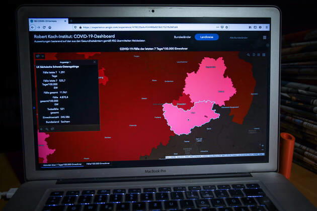 News Bilder des Tages Coronavirus in Deutschland - Covid-19-Dashboard des Robert Koch-Institut DEU, Deutschland, Sachsen, Landkreis Sächsische Schweiz-Osterzgebirge 12.01.2021: Die 7-Tage-Inzidenz (Fälle letzte 7 Tage 100.000 EW) beträgt 525,7