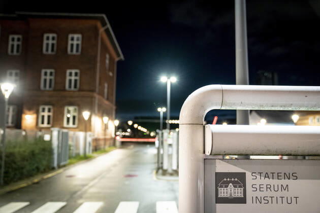 Statens Serum Institut i forbindelse med at Moderna covid-19 vacciner ankommer til SSI i Koebenhavn, tirsdag den 12. januar 2021. Der kommer 5000 doser som vil blive taget i brug i Region Syddanmark.. , Copenhagen Denmark Copyright: RitzauxScanpix MadsxClausxRasmussenx cop104 spdk20210112-084548-L