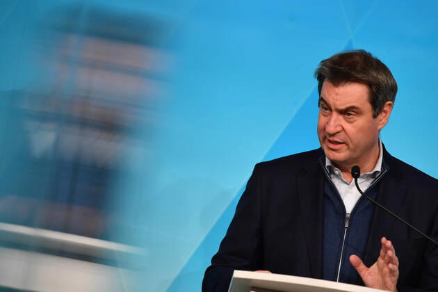 Markus SOEDER (Ministerpraesident Bayern und CSU Vorsitzender) ,Gestik, Einzelbild,angeschnittenes Einzelmotiv,Halbfigur,halbe Figur. Pressekonferenz der Bayerischen Staatsregierung zur Coronalage nach Kabinettssitzung am 12.01.2021 im Prinz Carl Palais in Muenchen.