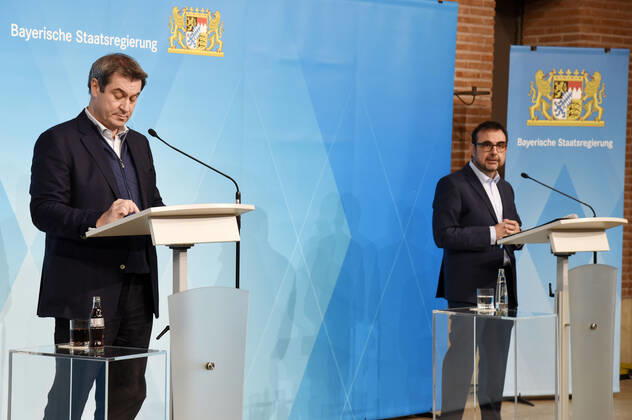 Markus Söder und Klaus Holetschek bei der Pressekonferenz zu den aktuellen Entwicklungen der Corona-Pandemie und Verschärfung der Maßnahmen zu deren Eindämmung im Freistaat Bayern im Prinz-Carl-Palais. München, 12.01.2021