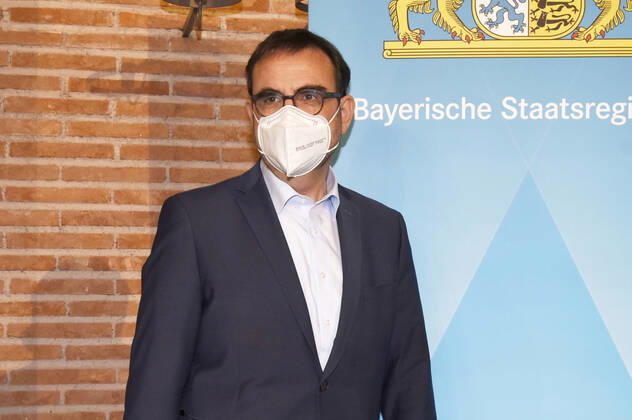 Klaus Holetschek bei der Pressekonferenz zu den aktuellen Entwicklungen der Corona-Pandemie und Verschärfung der Maßnahmen zu deren Eindämmung im Freistaat Bayern im Prinz-Carl-Palais. München, 12.01.2021
