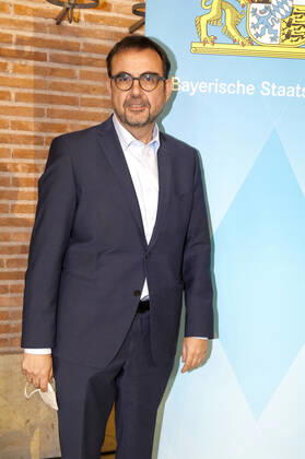 Klaus Holetschek bei der Pressekonferenz zu den aktuellen Entwicklungen der Corona-Pandemie und Verschärfung der Maßnahmen zu deren Eindämmung im Freistaat Bayern im Prinz-Carl-Palais. München, 12.01.2021