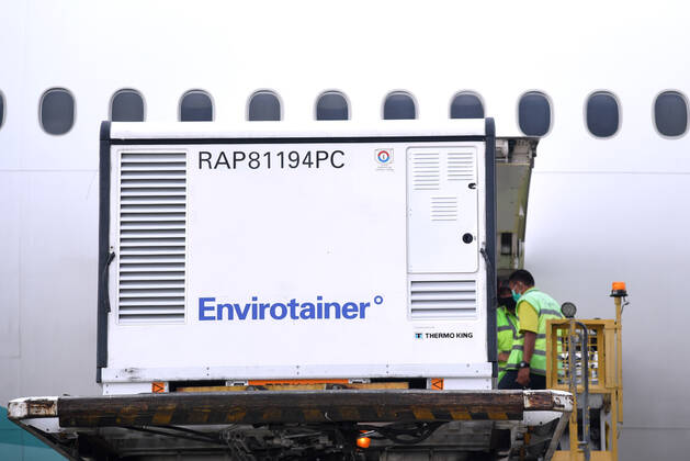 (210112) -- JAKARTA, Jan. 12, 2021 -- A plane carrying the third batch raw materials for Sinovac coronavirus vaccines arrives at Sukarno-Hatta International Airport in Tangerang, Indonesia, Jan. 12, 2021. A total of 15 million doses of raw materials of COVID-19 vaccine from the Chinese biopharmaceutical company Sinovac Biotech arrived at Indonesia s Soekarno-Hatta Airport on Tuesday, the National Disaster Management Agency said. All these raw materials will be brought to the office of the state vaccine manufacturing company Bio Farma in West Java for further process into ready-to-use doses of vaccine. TO GO WITH 15 mln doses of raw materials of Sinovac COVID-19 vaccine arrive in Indonesia ( Handout via Xinhua) INDONESIA-TANGERANG-COVID 