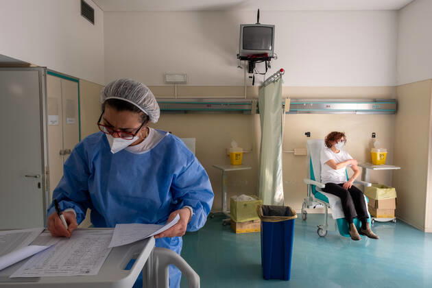 Milan, anticovid vaccinations for health personnel at the San Paolo hospital Editorial Usage Only  Copyright: xMassimoxAlbericox xIPAx