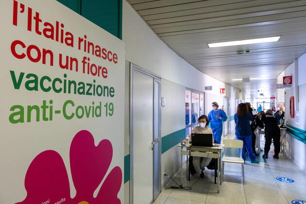 Milan, anticovid vaccinations for health personnel at the San Paolo hospital Editorial Usage Only  Copyright: xMassimoxAlbericox xIPAx