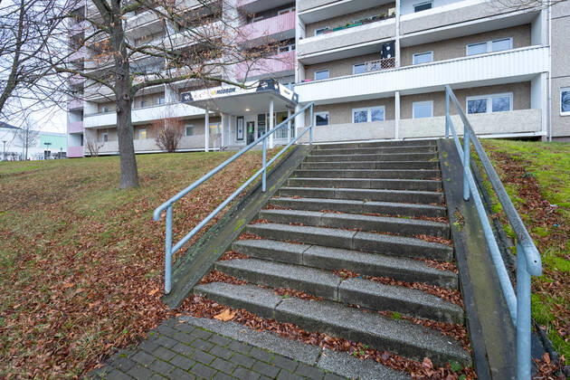 Impfstelle in Jena - Ab voraussichtlich 13.01.2021 soll in Jena ein Impfzentrum zur Verfügung stehen. Hier gab es Bedenken wegen der Eingangstreppe und der somit nicht gegebenen Barrierefreiheit - Jena Thüringen Deutschland