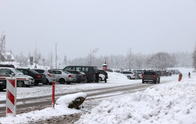 Winter im Harz, PKW Parkplatz am Torfhaus Harz