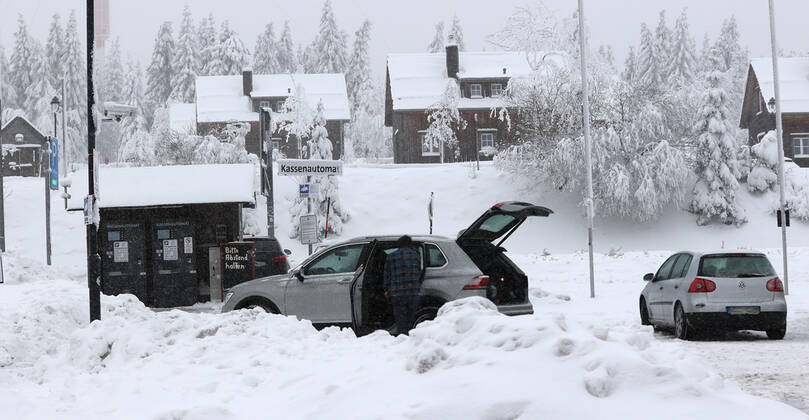 Winter im Harz, PKW Parkplatz am Torfhaus Harz