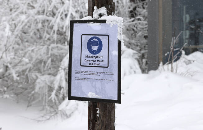 Winter im Harz, auch hier am Torfhaus besteht Maskenpflicht Harz