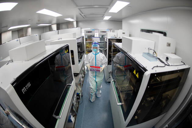 January 12, 2021, Taiyuan, Shanxi, China: The Shanxi COVID-19 nucleic acid testing base can test three hundred thousand samples everyday in Taiyuan,Shanxi,China on 12th January, 2021. Taiyuan China  - ZUMAt151 20210112_zia_t151_003 Copyright: xTpgx