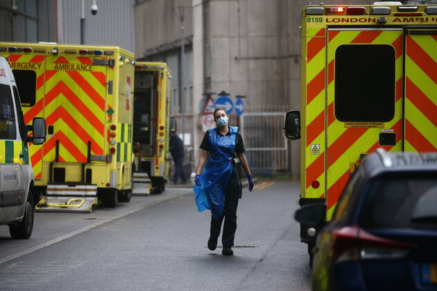 . 13 01 2021. London, United Kingdom. Patients arriving at the Royal London Hospital. A line of ambulances outside the hospital as the NHS is under extreme pressure. Royal London Hospital. Whitechapel.  xMarkxThomasx xi-Imagesx IIM-21981-0003