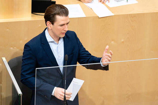 Wien 14.01.2021, Hofburg, Wien, AUT, Parlament, Sondersitzung des Nationalrates zu Corona-Gesetz, Kocher-Vorstellung und Bundesministeriengesetz, im Bild Sebastian Kurz (OeVP) during a meeting of the National Council about Corona Act, Kocher presentation, and Federal Ministries Act at the Hofburg palace in Vienna, Austria on 2021 01 14,