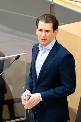 Wien 14.01.2021, Hofburg, Wien, AUT, Parlament, Sondersitzung des Nationalrates zu Corona-Gesetz, Kocher-Vorstellung und Bundesministeriengesetz, im Bild Sebastian Kurz (OeVP) during a meeting of the National Council about Corona Act, Kocher presentation, and Federal Ministries Act at the Hofburg palace in Vienna, Austria on 2021 01 14,