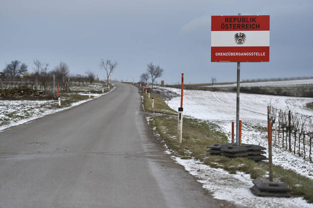 Austria closed 45 small border crossings with the Czech Republic and Slovakia as of midnight, January 14, 2021, on the photo there is Valtice-Schrattenberg crossing. Due to the high number of coronavirus infected, Austria resumed checks at the borders with the Czech Republic and Slovakia on Saturday. On the border with the Czech Republic, the measure relates to 42 border crossings. A total of 17 big border crossings, including those in Slavonice, Mikulov, Hate and Dolni Dvoriste, remain open. (CTKxPhoto VaclavxSalek) CTKPhotoP202101140286301  sal 04