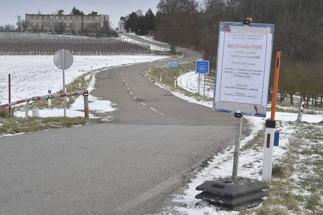 Austria closed 45 small border crossings with the Czech Republic and Slovakia as of midnight, January 14, 2021, on the photo there is Valtice-Schrattenberg crossing. Due to the high number of coronavirus infected, Austria resumed checks at the borders with the Czech Republic and Slovakia on Saturday. On the border with the Czech Republic, the measure relates to 42 border crossings. A total of 17 big border crossings, including those in Slavonice, Mikulov, Hate and Dolni Dvoriste, remain open. (CTKxPhoto VaclavxSalek) CTKPhotoP202101140287201  sal 03