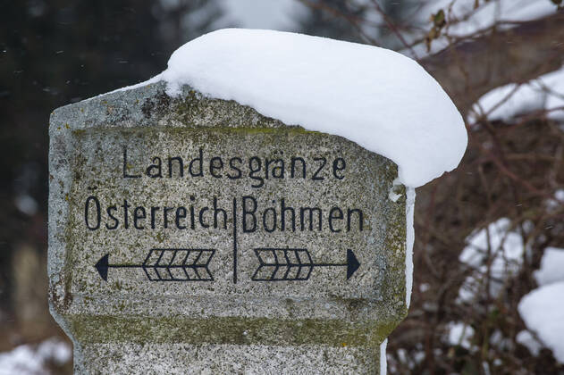 News Bilder des Tages Austria closed 45 small border crossings with the Czech Republic and Slovakia as of midnight, January 14, 2021, on the photo there is Nove Hrady-Pyhrabruck crossing. Due to the high number of coronavirus infected, Austria resumed checks at the borders with the Czech Republic and Slovakia on Saturday. On the border with the Czech Republic, the measure relates to 42 border crossings. A total of 17 big border crossings, including those in Slavonice, Mikulov, Hate and Dolni Dvoriste, remain open. (CTKxPhoto VaclavxPancer) CTKPhotoP202101140588801  VPC_01
