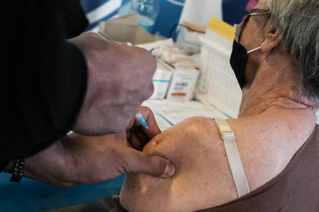 January 14, 2021, Jerusalem, Israel: Nurses administer COVID-19 vaccines at the Pais Arena Sports Complex in Jerusalem, converted into a Coronavirus vaccination center. Criteria is now either health workers, education workers, or the general public 50 years of age and above. The number of Israeli citizens who have received at least one dose of the Pfizer BioNTech vaccine has exceeded 2M as a mass vaccination campaign continues, and so does COVID-19 infection in the general public. Jerusalem Israel - ZUMAa126 20210114_zap_a126_002 Copyright: xNirxAlonx