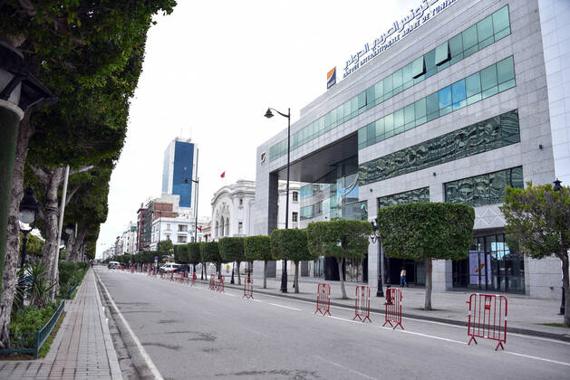 January 14, 2021, Tunis, Tunisia: Tunis famous avenue Habib Bourguiba is pictured empty amid of a lockdown due to the Covid-19 pandemic as the country marks 10 years since its revolution. Tunisia marked 10 years today since its street revolution sent autocratic ruler Zine El Abidine Ben Ali fleeing into exile, but few are celebrating amid a lockdown as Covid-19 cases spiral. Tunis Tunisia - ZUMAs197 20210114_zaa_s197_105 Copyright: xJdidixWassimx