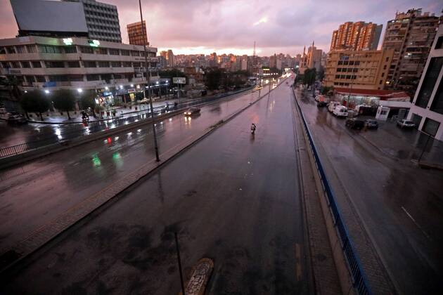 (210114) -- BEIRUT, Jan. 14, 2021 -- Photo taken on Jan. 14, 2021 shows the scene of a lockdown in Beirut, Lebanon. Lebanon s Higher Defense Council declared a state of emergency between Jan. 14-25 that includes a total lockdown in hope to restrict further spread of COVID-19, Al-Jadeed local TV channel reported. ) LEBANON-BEIRUT-COVID-19-LOCKDOWN BilalxJawich 