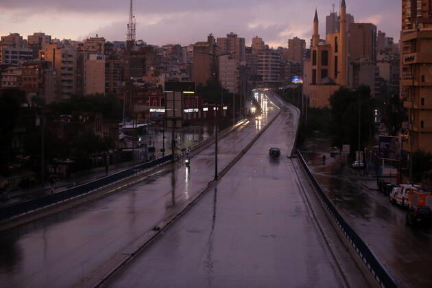 (210114) -- BEIRUT, Jan. 14, 2021 -- Photo taken on Jan. 14, 2021 shows the scene of a lockdown in Beirut, Lebanon. Lebanon s Higher Defense Council declared a state of emergency between Jan. 14-25 that includes a total lockdown in hope to restrict further spread of COVID-19, Al-Jadeed local TV channel reported. ) LEBANON-BEIRUT-COVID-19-LOCKDOWN BilalxJawich 
